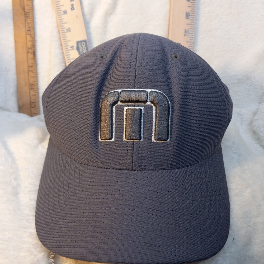 Travis Matthew Flex Fit Golf Hat Fitted Mens S-M Light Gray Stretch 3D Logo